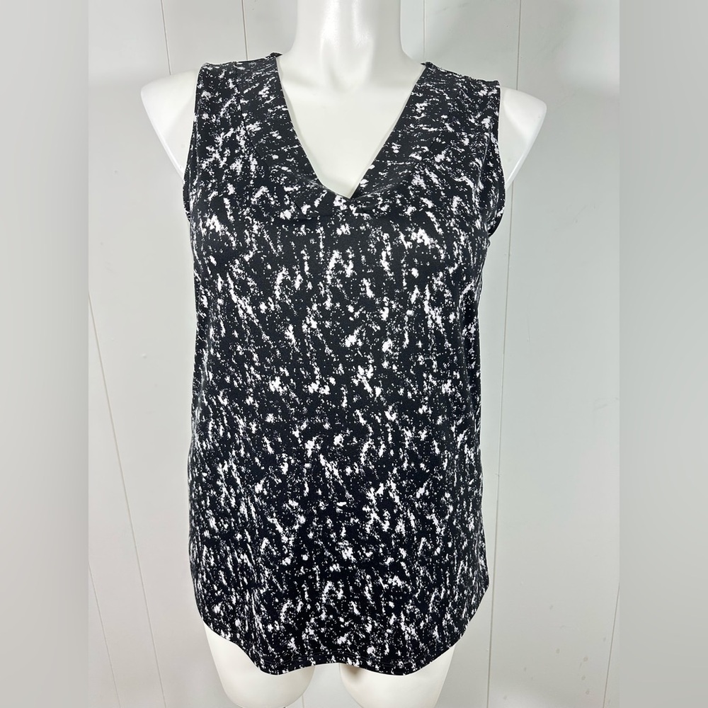 NWT 89th & Madison Black Sleeveless Size Large V-Neck Blouse Top Womens